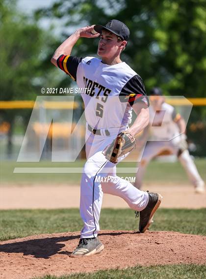 Thumbnail 3 in Iowa Falls-Alden vs Hudson (Hudson Invitational) photogallery.