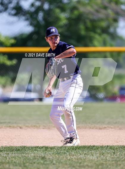 Thumbnail 2 in Iowa Falls-Alden vs Hudson (Hudson Invitational) photogallery.