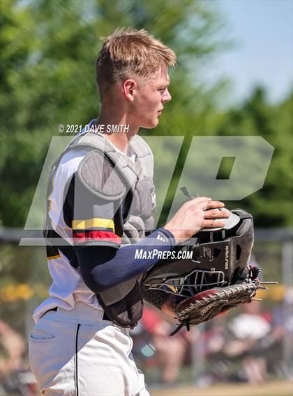 Thumbnail 1 in Iowa Falls-Alden vs Hudson (Hudson Invitational) photogallery.