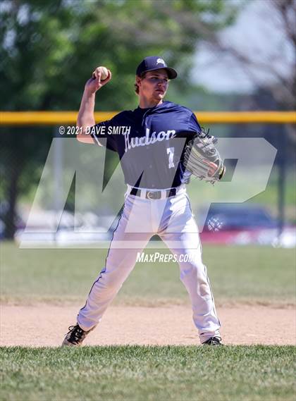 Thumbnail 3 in Iowa Falls-Alden vs Hudson (Hudson Invitational) photogallery.