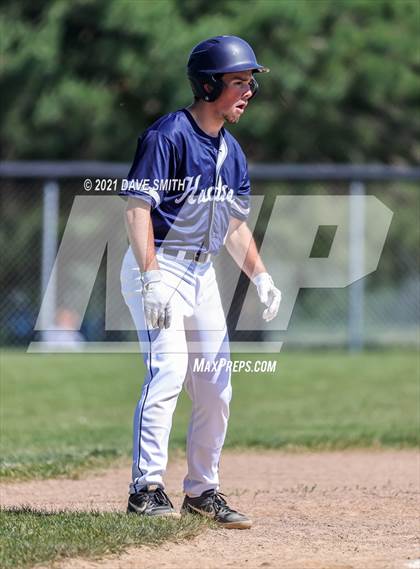 Thumbnail 1 in Iowa Falls-Alden vs Hudson (Hudson Invitational) photogallery.