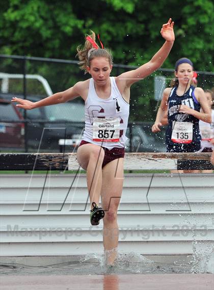 Thumbnail 3 in Loucks Games (2000m Steeplechase) photogallery.