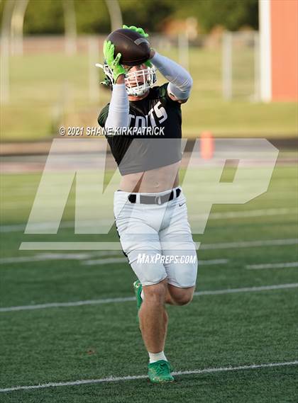 Thumbnail 3 in Arlington @ Cedar Hill photogallery.