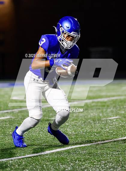 Thumbnail 3 in FR: Trinity @ Covington Catholic photogallery.