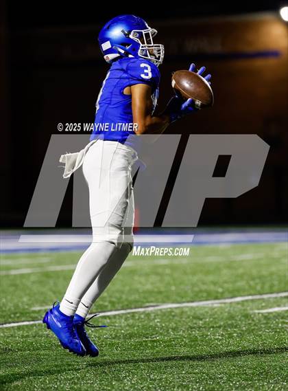 Thumbnail 2 in FR: Trinity @ Covington Catholic photogallery.