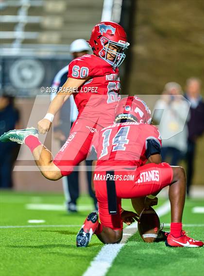 Thumbnail 1 in Deer Park vs. North Shore (UIL 6A D1 Football Bi-District) photogallery.