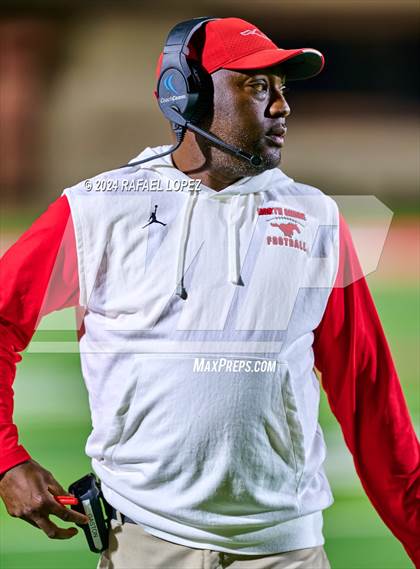 Thumbnail 3 in Deer Park vs. North Shore (UIL 6A D1 Football Bi-District) photogallery.