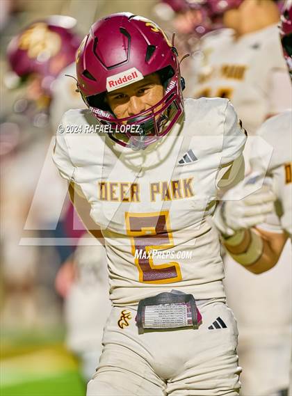 Thumbnail 2 in Deer Park vs. North Shore (UIL 6A D1 Football Bi-District) photogallery.