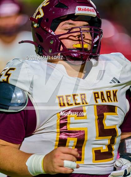 Thumbnail 2 in Deer Park vs. North Shore (UIL 6A D1 Football Bi-District) photogallery.