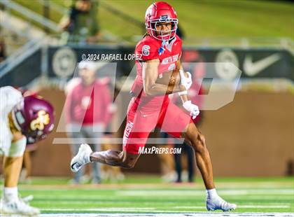 Thumbnail 2 in Deer Park vs. North Shore (UIL 6A D1 Football Bi-District) photogallery.
