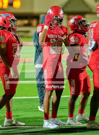 Thumbnail 2 in Deer Park vs. North Shore (UIL 6A D1 Football Bi-District) photogallery.