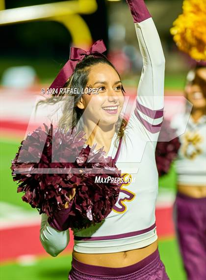 Thumbnail 2 in Deer Park vs. North Shore (UIL 6A D1 Football Bi-District) photogallery.