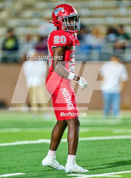 Thumbnail 2 in Deer Park vs. North Shore (UIL 6A D1 Football Bi-District) photogallery.