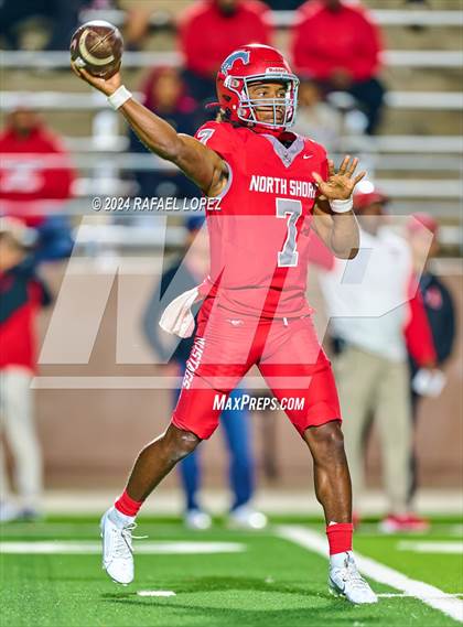 Thumbnail 3 in Deer Park vs. North Shore (UIL 6A D1 Football Bi-District) photogallery.