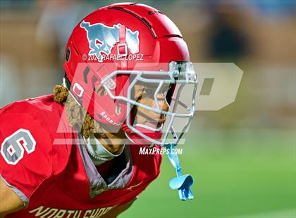 Thumbnail 2 in Deer Park vs. North Shore (UIL 6A D1 Football Bi-District) photogallery.