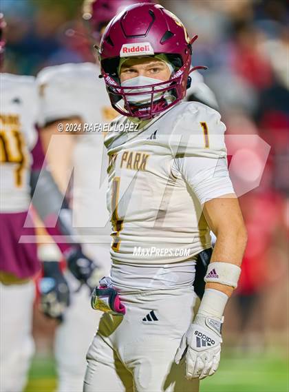 Thumbnail 3 in Deer Park vs. North Shore (UIL 6A D1 Football Bi-District) photogallery.