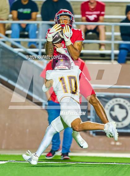 Thumbnail 3 in Deer Park vs. North Shore (UIL 6A D1 Football Bi-District) photogallery.