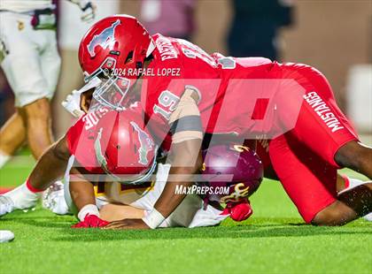 Thumbnail 1 in Deer Park vs. North Shore (UIL 6A D1 Football Bi-District) photogallery.