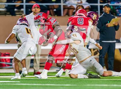 Thumbnail 1 in Deer Park vs. North Shore (UIL 6A D1 Football Bi-District) photogallery.