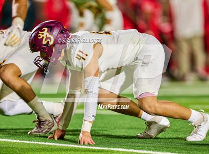 Thumbnail 3 in Deer Park vs. North Shore (UIL 6A D1 Football Bi-District) photogallery.