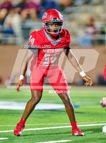 Thumbnail 1 in Deer Park vs. North Shore (UIL 6A D1 Football Bi-District) photogallery.