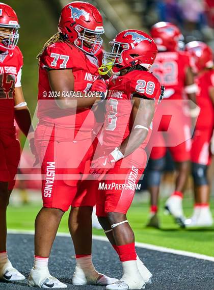Thumbnail 3 in Deer Park vs. North Shore (UIL 6A D1 Football Bi-District) photogallery.