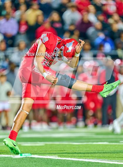 Thumbnail 2 in Deer Park vs. North Shore (UIL 6A D1 Football Bi-District) photogallery.