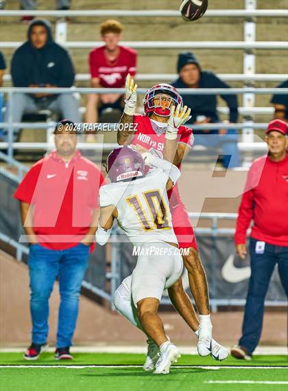 Thumbnail 2 in Deer Park vs. North Shore (UIL 6A D1 Football Bi-District) photogallery.
