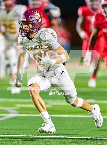 Thumbnail 2 in Deer Park vs. North Shore (UIL 6A D1 Football Bi-District) photogallery.
