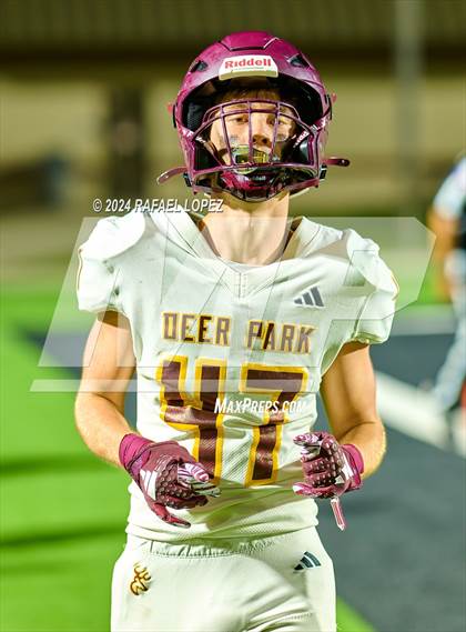 Thumbnail 3 in Deer Park vs. North Shore (UIL 6A D1 Football Bi-District) photogallery.