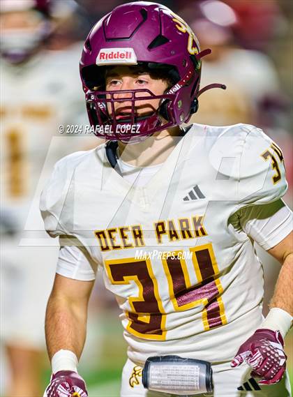 Thumbnail 2 in Deer Park vs. North Shore (UIL 6A D1 Football Bi-District) photogallery.