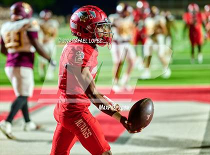 Thumbnail 1 in Deer Park vs. North Shore (UIL 6A D1 Football Bi-District) photogallery.