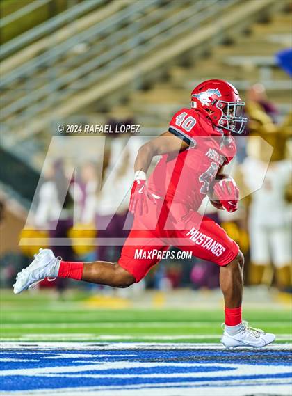 Thumbnail 2 in Deer Park vs. North Shore (UIL 6A D1 Football Bi-District) photogallery.