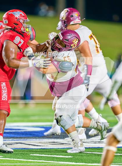 Thumbnail 3 in Deer Park vs. North Shore (UIL 6A D1 Football Bi-District) photogallery.