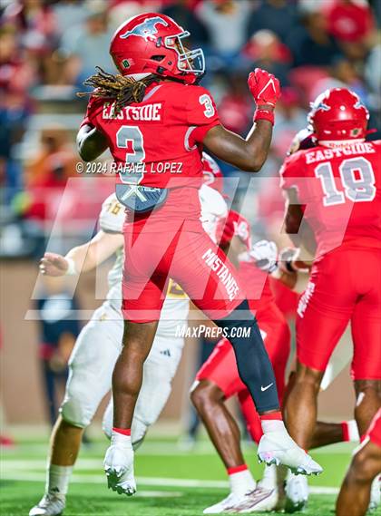 Thumbnail 2 in Deer Park vs. North Shore (UIL 6A D1 Football Bi-District) photogallery.