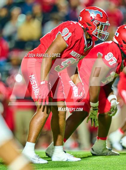 Thumbnail 3 in Deer Park vs. North Shore (UIL 6A D1 Football Bi-District) photogallery.