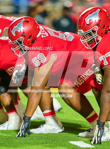 Thumbnail 2 in Deer Park vs. North Shore (UIL 6A D1 Football Bi-District) photogallery.