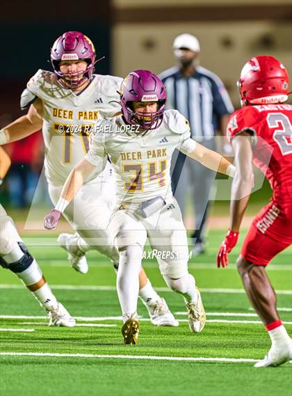 Thumbnail 2 in Deer Park vs. North Shore (UIL 6A D1 Football Bi-District) photogallery.