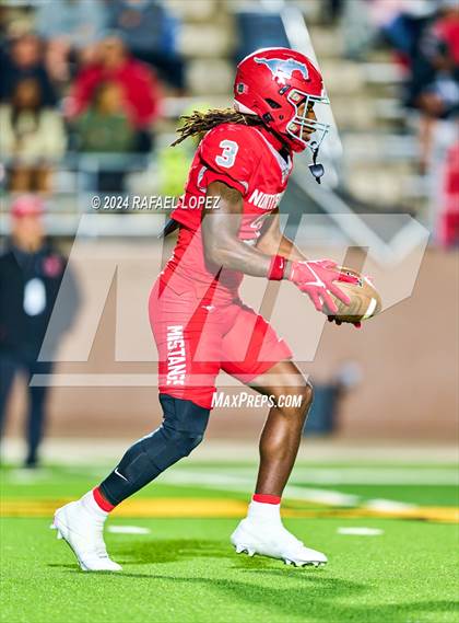 Thumbnail 1 in Deer Park vs. North Shore (UIL 6A D1 Football Bi-District) photogallery.