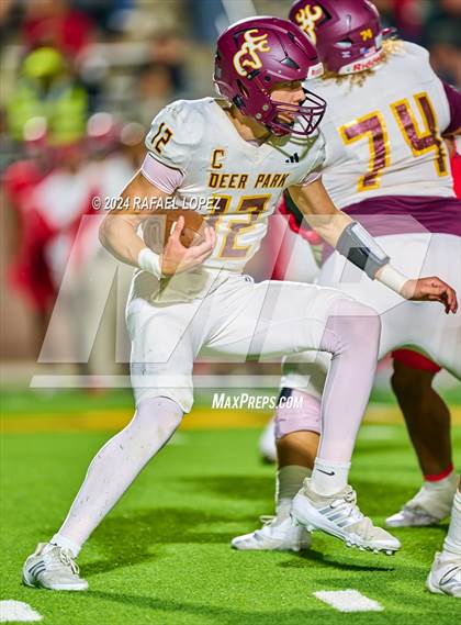 Thumbnail 3 in Deer Park vs. North Shore (UIL 6A D1 Football Bi-District) photogallery.