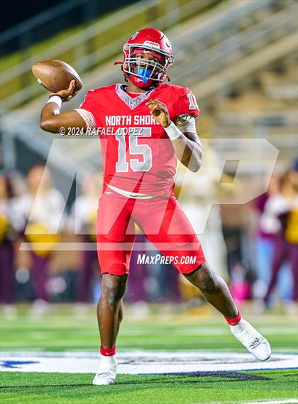 Thumbnail 3 in Deer Park vs. North Shore (UIL 6A D1 Football Bi-District) photogallery.