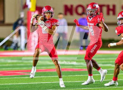 Thumbnail 3 in Deer Park vs. North Shore (UIL 6A D1 Football Bi-District) photogallery.