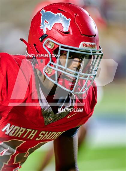 Thumbnail 2 in Deer Park vs. North Shore (UIL 6A D1 Football Bi-District) photogallery.