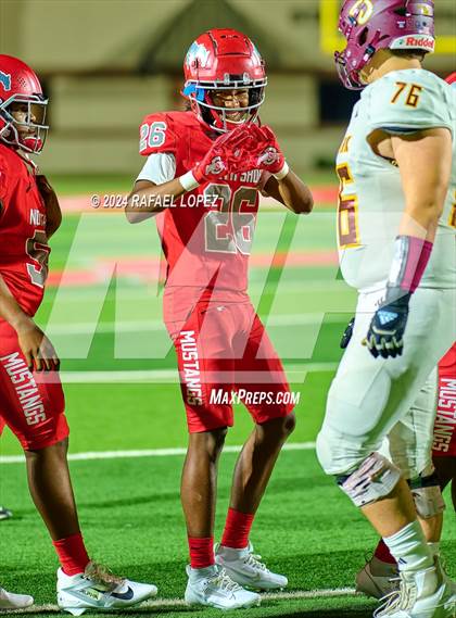 Thumbnail 3 in Deer Park vs. North Shore (UIL 6A D1 Football Bi-District) photogallery.