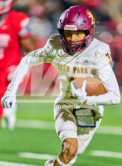 Thumbnail 2 in Deer Park vs. North Shore (UIL 6A D1 Football Bi-District) photogallery.