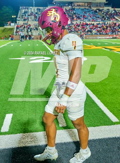 Thumbnail 2 in Deer Park vs. North Shore (UIL 6A D1 Football Bi-District) photogallery.