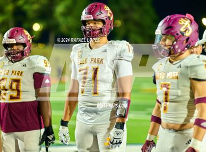 Thumbnail 1 in Deer Park vs. North Shore (UIL 6A D1 Football Bi-District) photogallery.