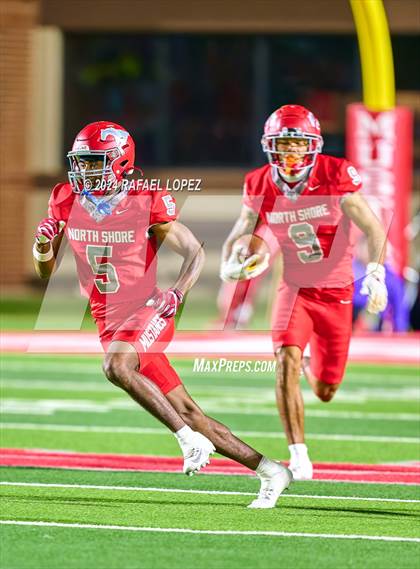 Thumbnail 3 in Deer Park vs. North Shore (UIL 6A D1 Football Bi-District) photogallery.