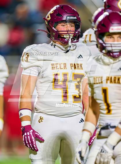 Thumbnail 3 in Deer Park vs. North Shore (UIL 6A D1 Football Bi-District) photogallery.