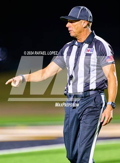 Thumbnail 2 in Deer Park vs. North Shore (UIL 6A D1 Football Bi-District) photogallery.